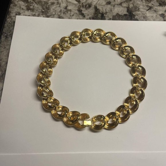 Signed Maxine Denker Wide Chunky Statement Necklace Gold Tone Chain - Picture 7 of 10